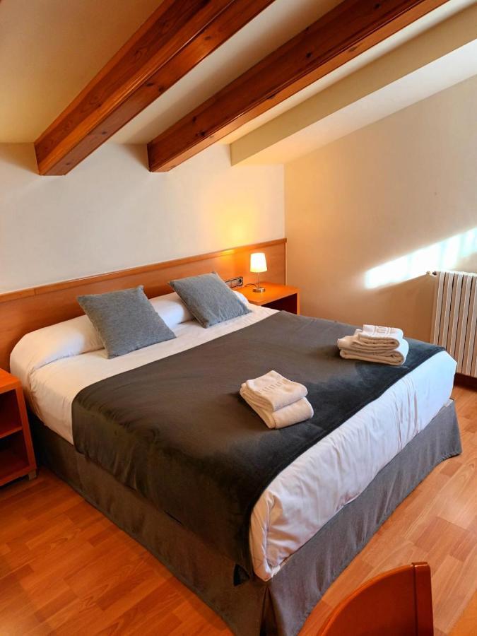 Hotel Estel Berga Bagian luar foto