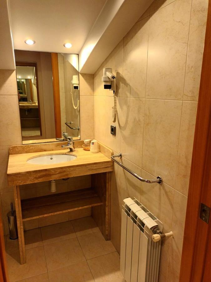 Hotel Estel Berga Bagian luar foto