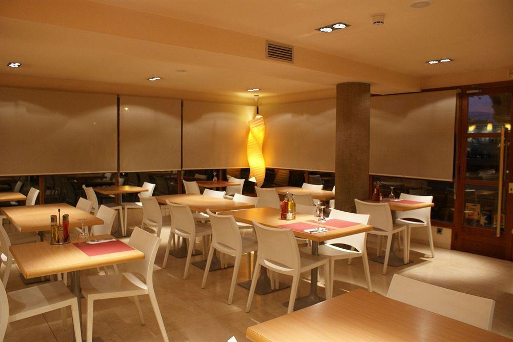 Hotel Estel Berga Bagian luar foto
