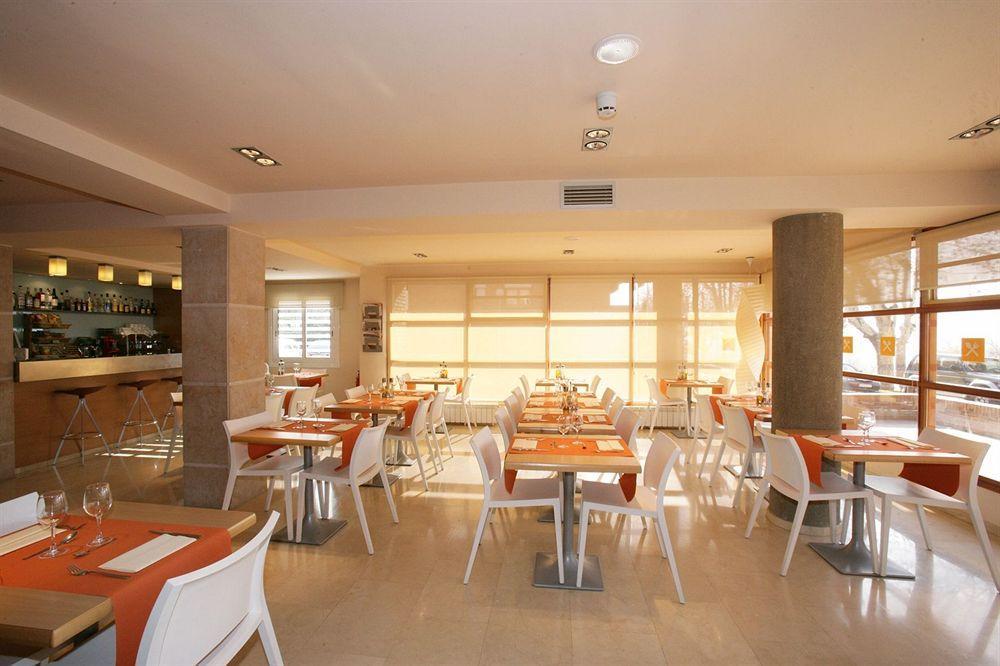 Hotel Estel Berga Bagian luar foto
