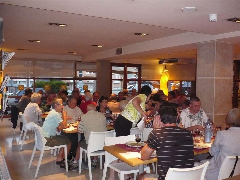 Hotel Estel Berga Bagian luar foto