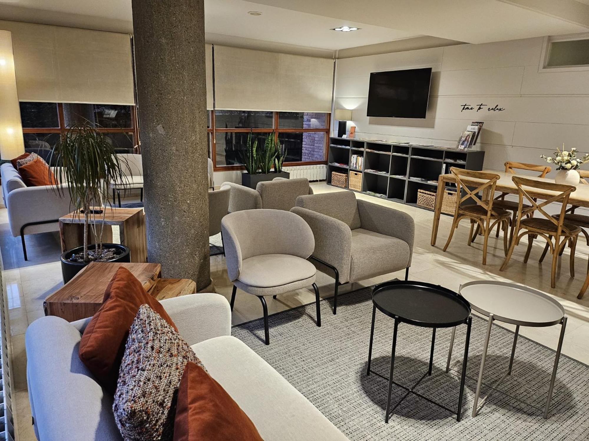 Hotel Estel Berga Bagian luar foto