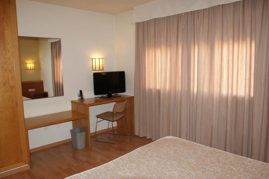 Hotel Estel Berga Bagian luar foto