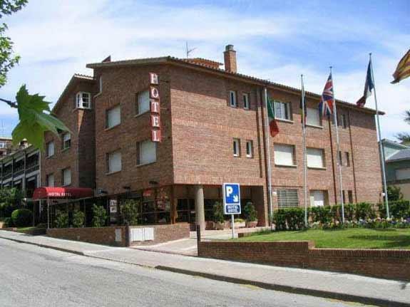 Hotel Estel Berga Bagian luar foto