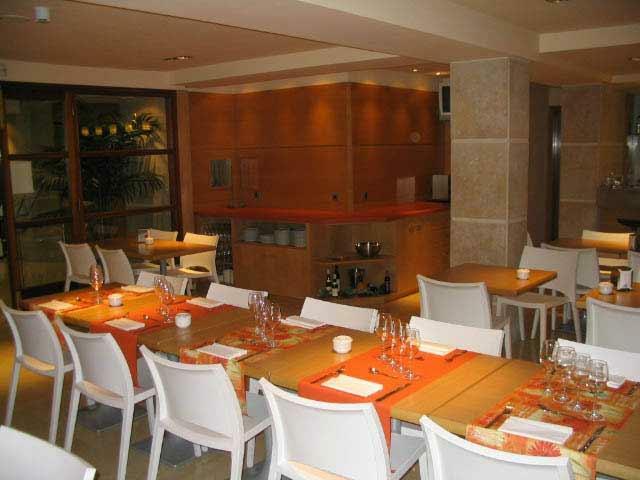 Hotel Estel Berga Bagian luar foto