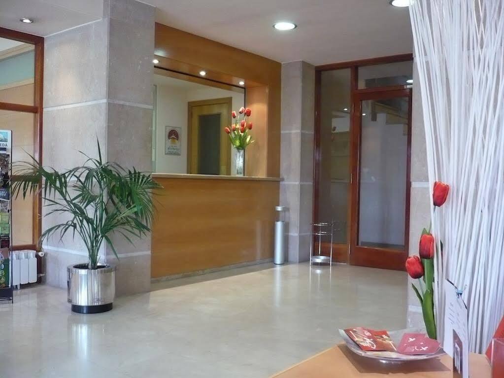 Hotel Estel Berga Bagian luar foto